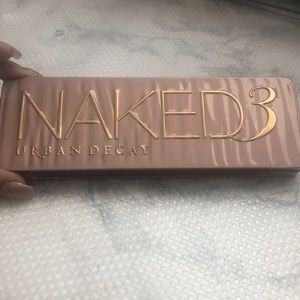 Naked 3 eyeshadow palette